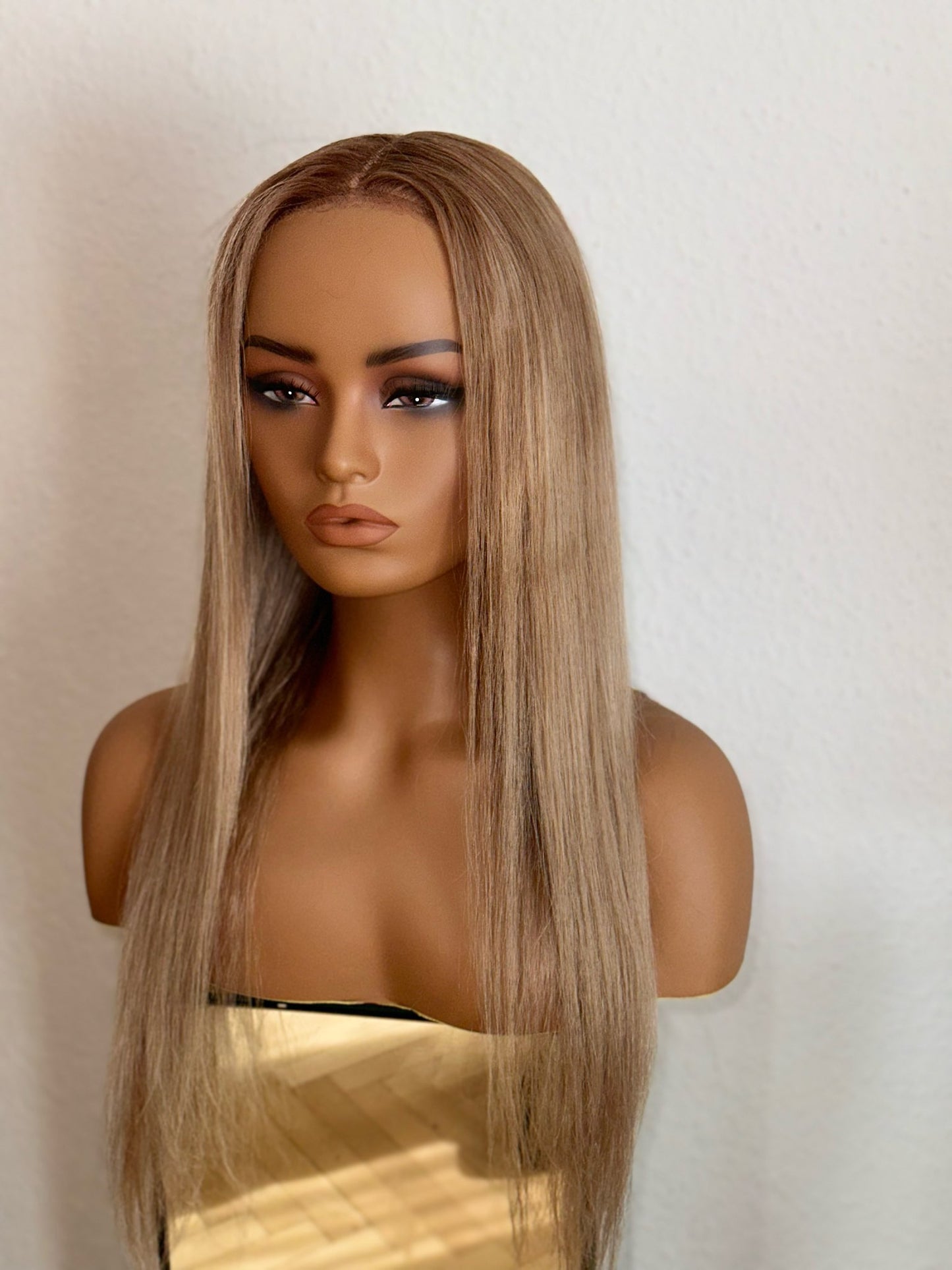 Ashblond glueless 5x5 Wig